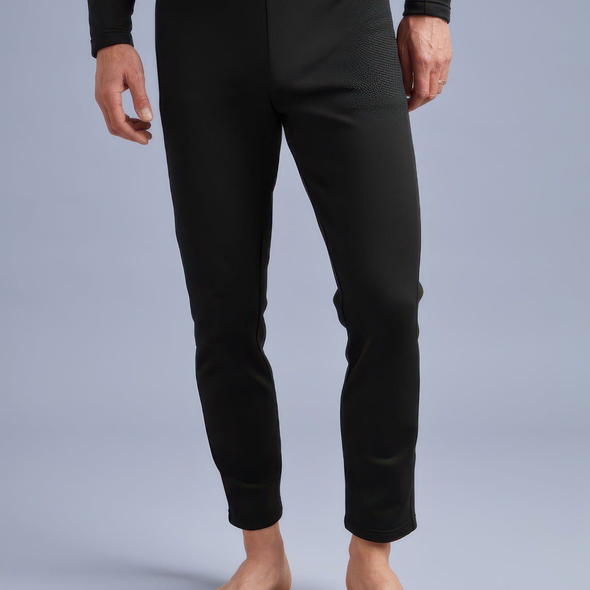 Person wearing Gill Men's Quest Fleece Leggings.
